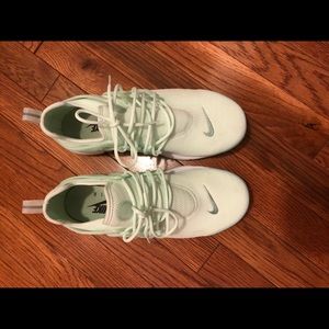 Nike Air Presto Barely Green